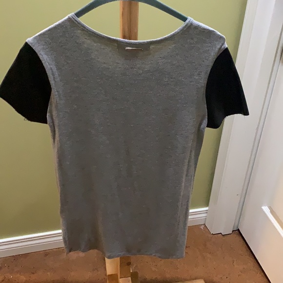 Size XS grey Michael Kors tee shirt - Picture 3 of 5
